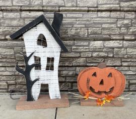 Woodland Country Creations Haunted House & Pumpkin